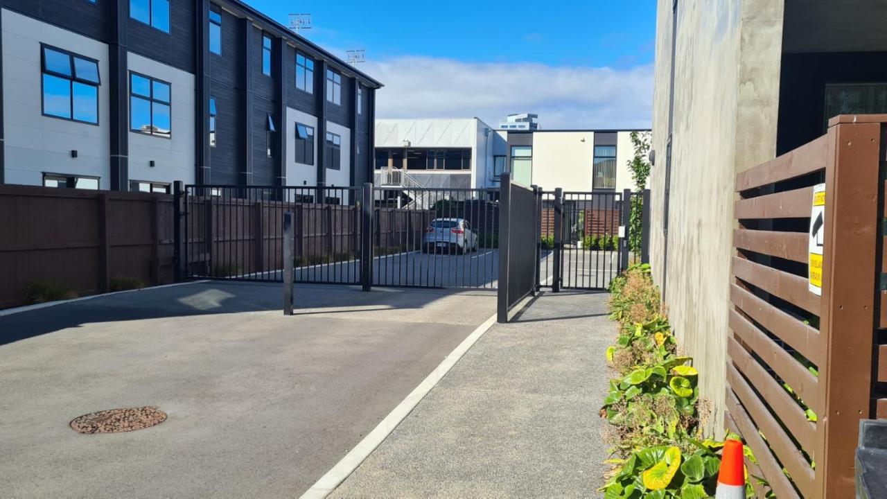 2 Bedroom City Pad With Free Car Park Christchurch Eksteriør bilde